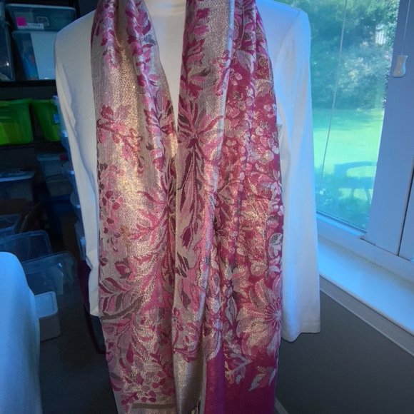 Shawl or Large scarf! - Picture 4 of 10